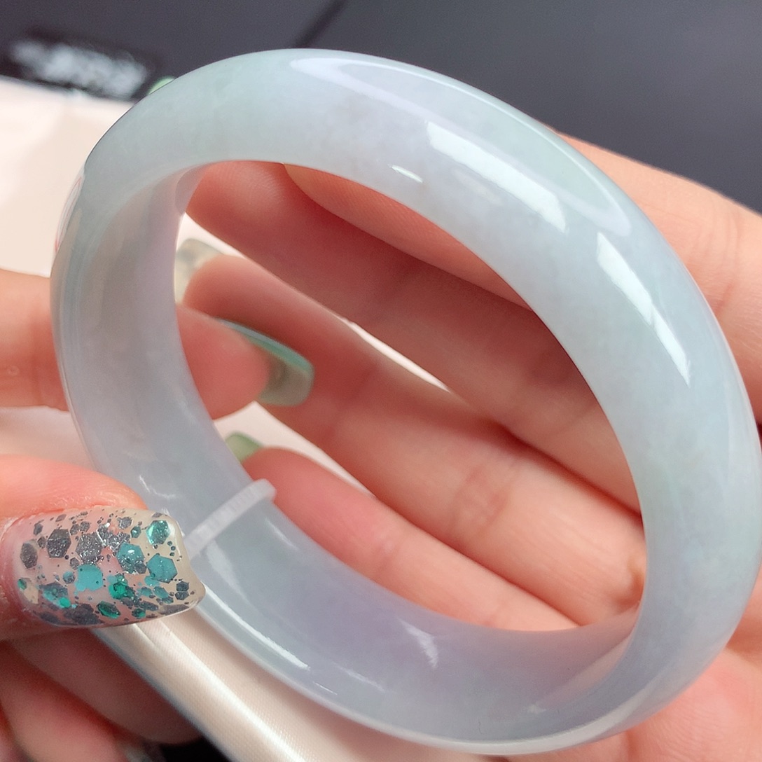 翡翠手镯（贵妃镯）未镶嵌56圈口