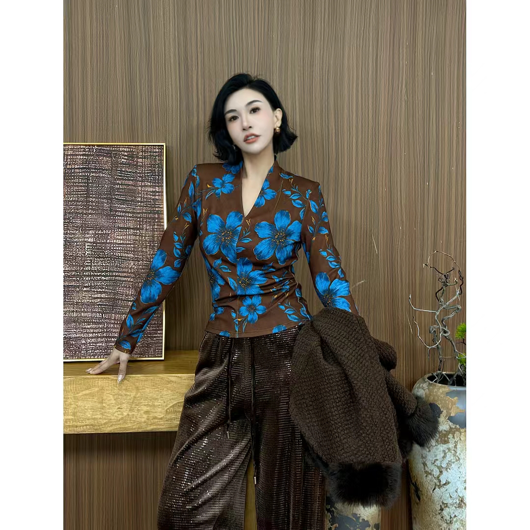 SONG-原创【蓝花月夕】冬季设计师款加厚抓绒保暖V领显瘦百搭上衣