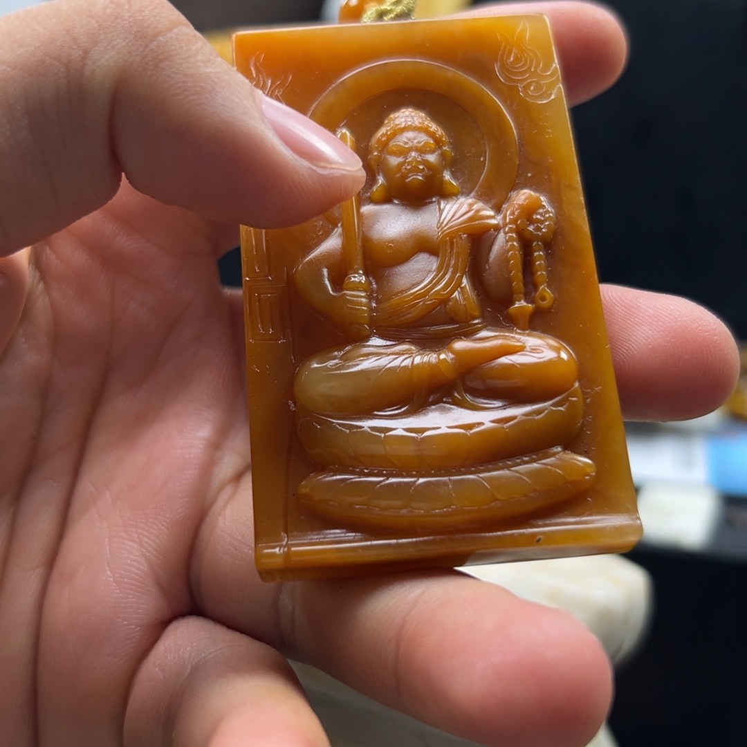 石英质玉（黄龙玉）未镶嵌黄龙玉
