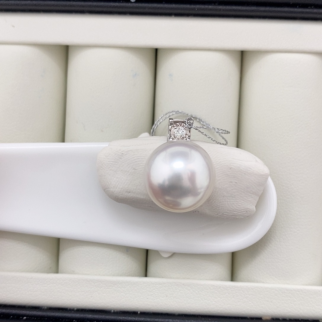 定制海水珍珠吊坠(不含链)18K金镶嵌13.5 强光炫彩