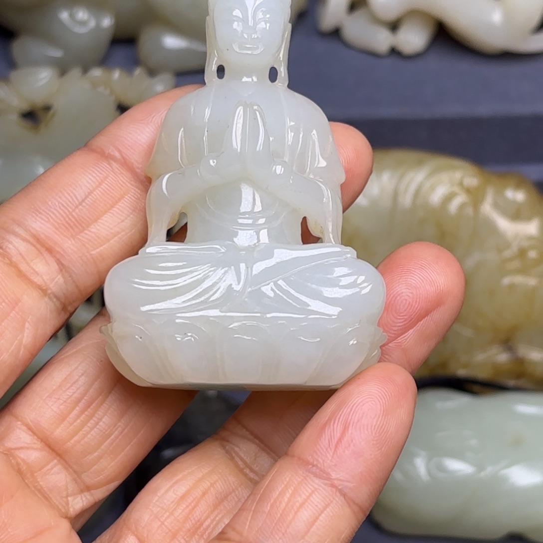 和田玉（糖玉）挂件未镶嵌金**草