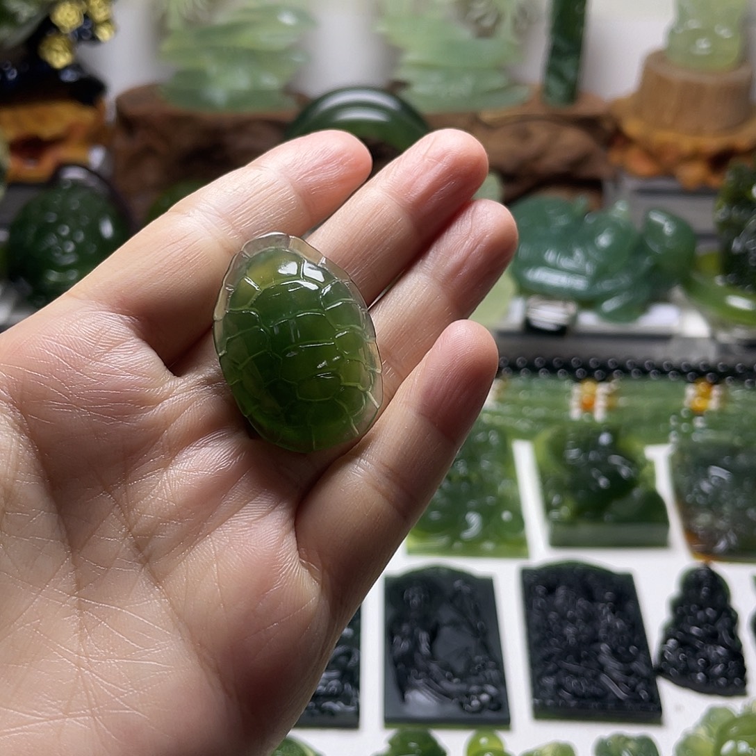 未镶嵌蛇纹石玉颈饰