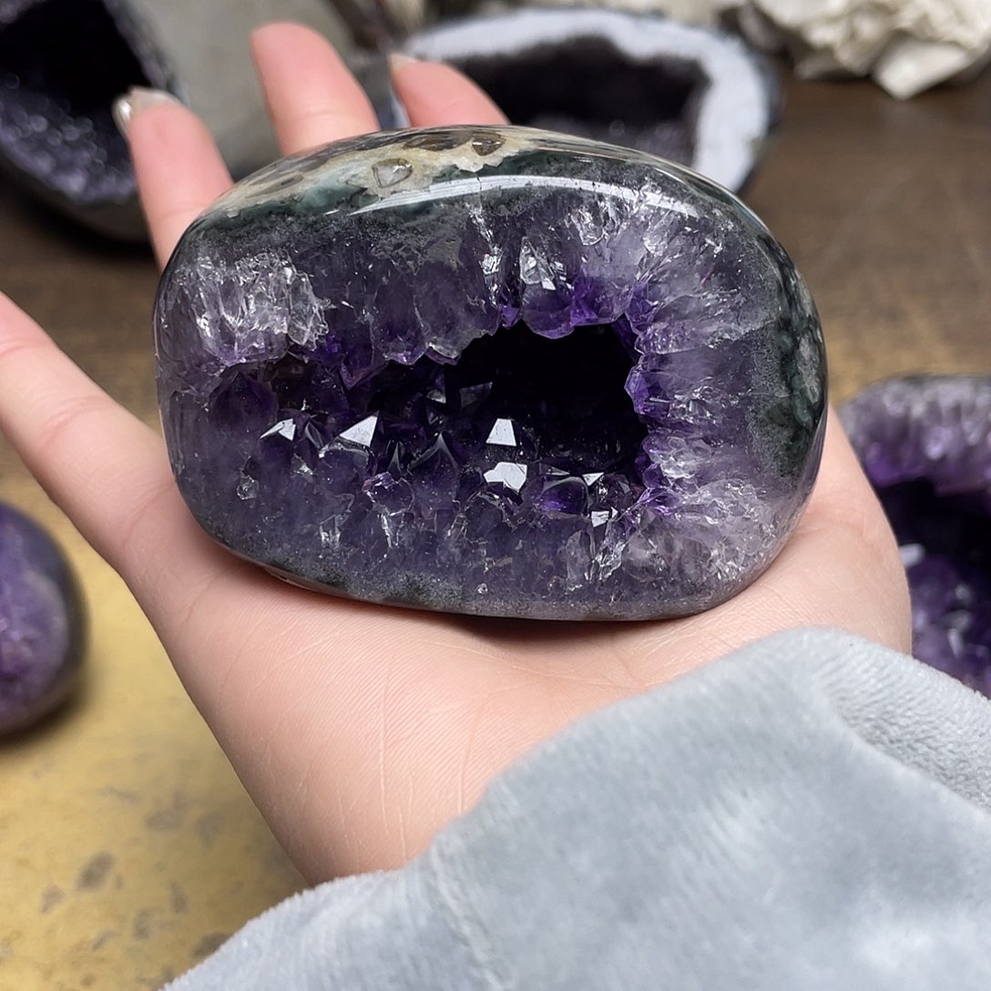 紫晶大型摆件（非配饰）未镶嵌