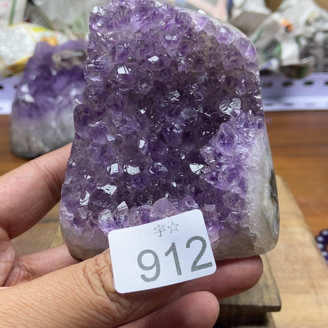 紫晶天然水晶摆件未镶嵌