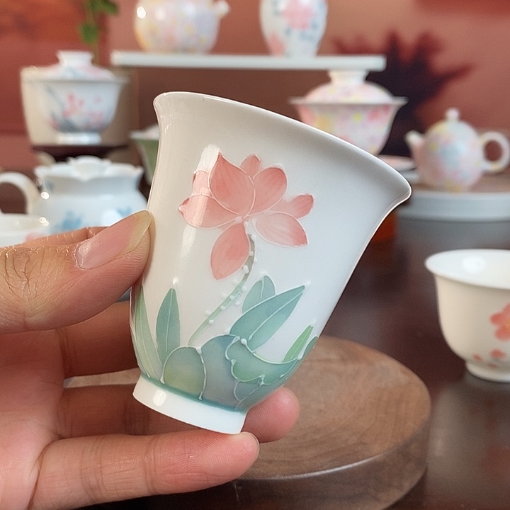 荷韵品茗杯手绘釉下高温