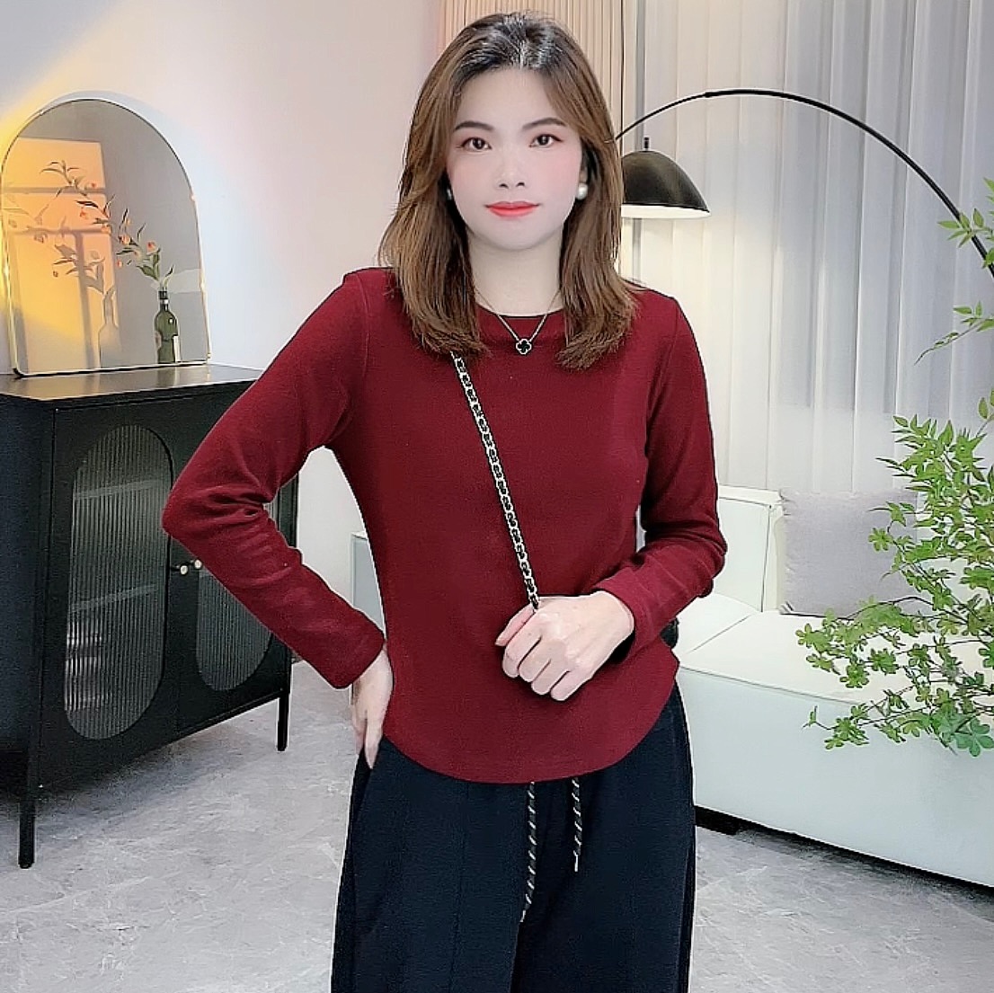秋冬上衣女新款 打底衫女长袖修身弧形内搭洋气时尚加厚保暖