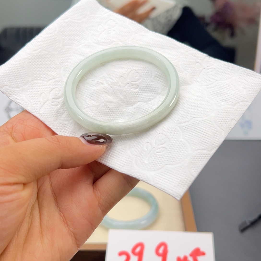 翡翠未镶嵌手镯52圈有纹裂翡翠