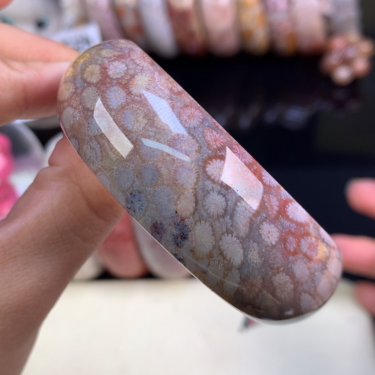 【闪购商品】颈饰未镶嵌硅化珊瑚（珊瑚玉）15号双面花55圈口