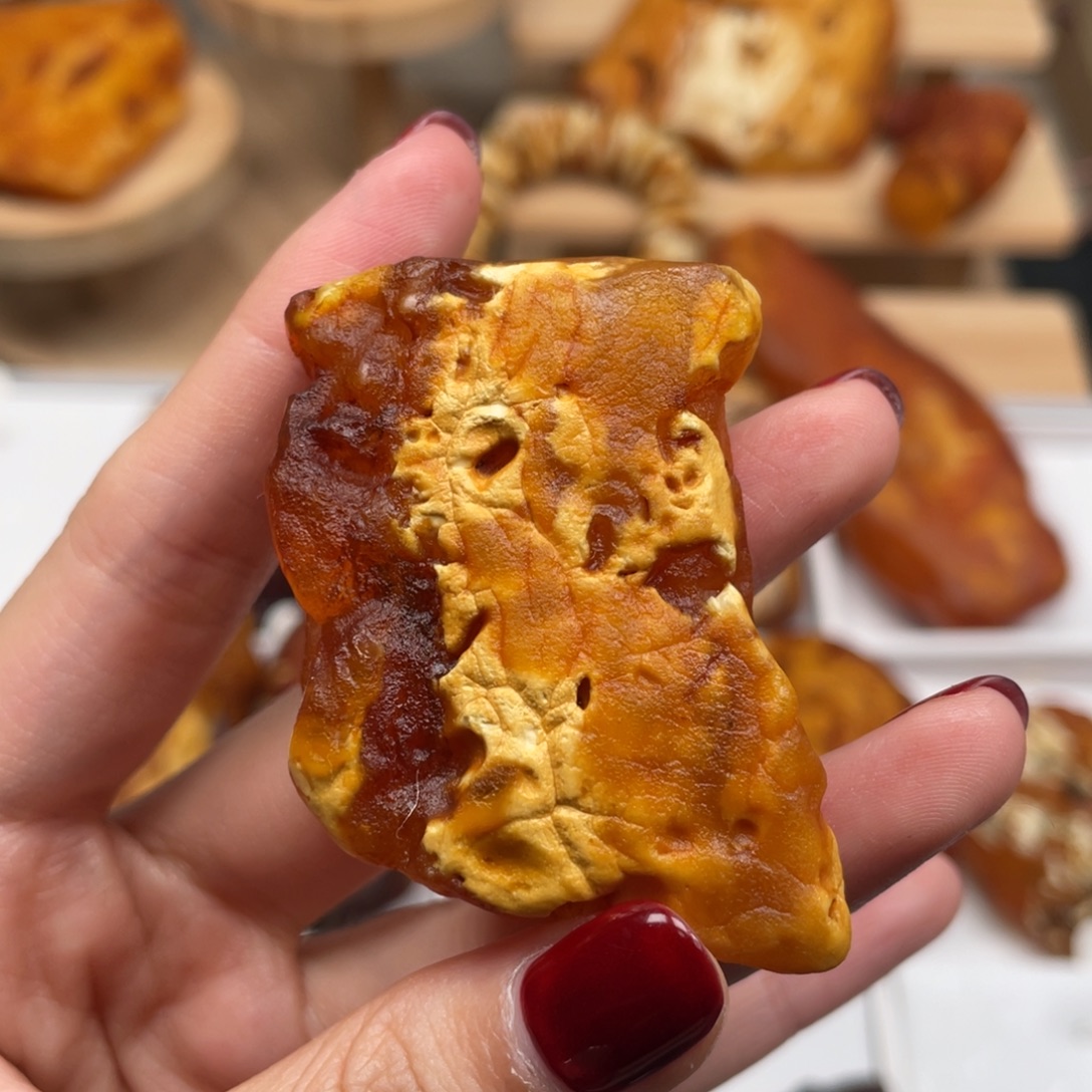 琥珀未镶嵌珠宝奇石