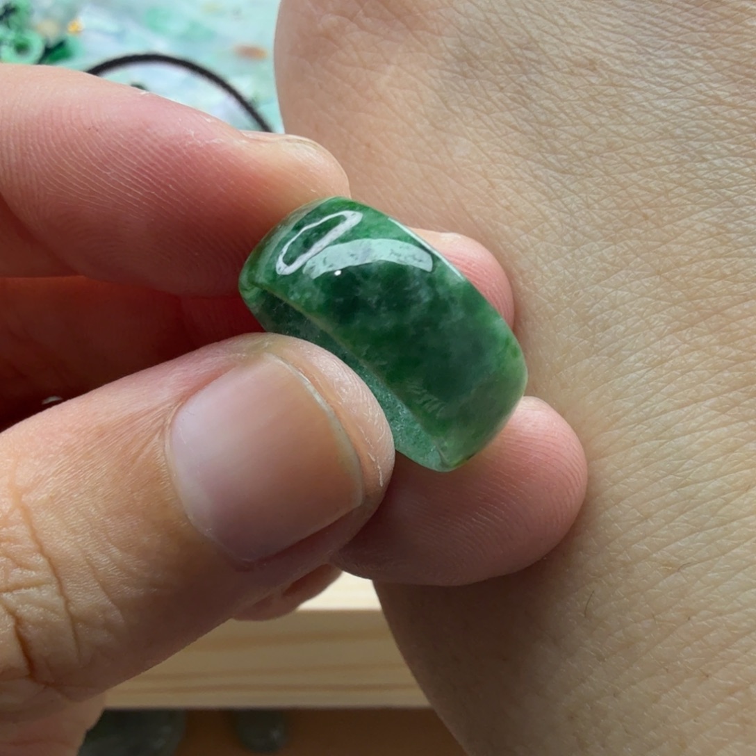 翡翠未镶嵌颈饰10