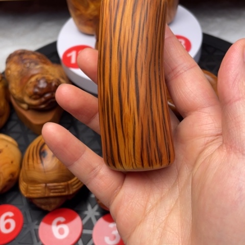 【闪购商品】柏木（崖柏）正宗太行陈化虎皮纹理把件
