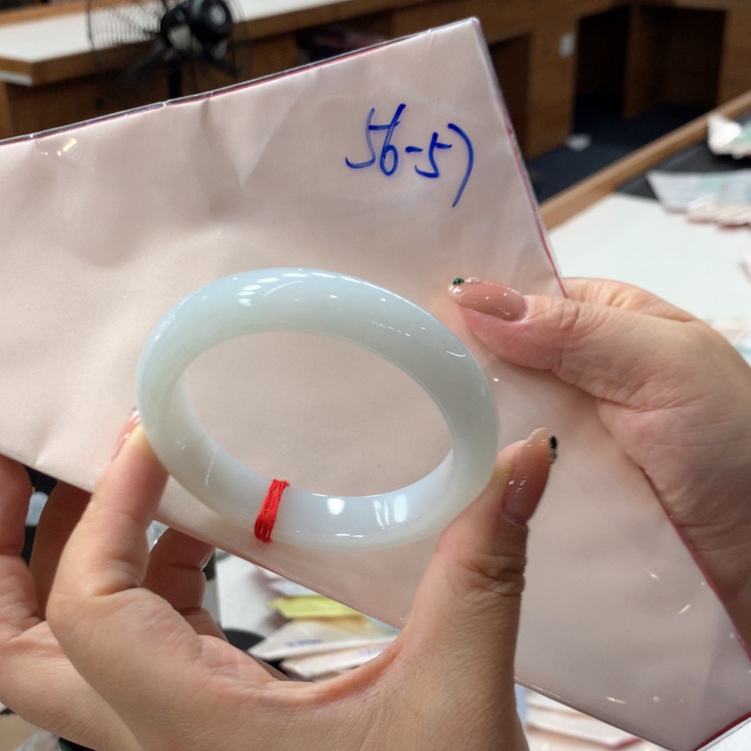 未镶嵌手镯翡翠48小时鉴赏