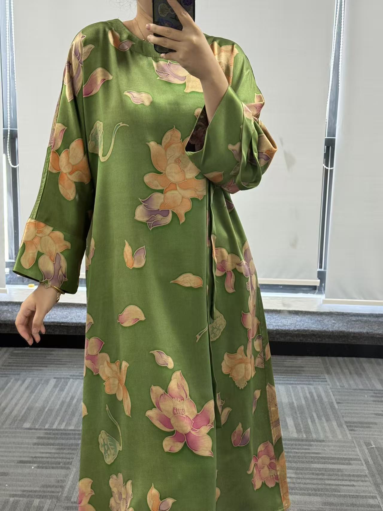 100%桑蚕丝！重缎透彩绿色手绘大袍