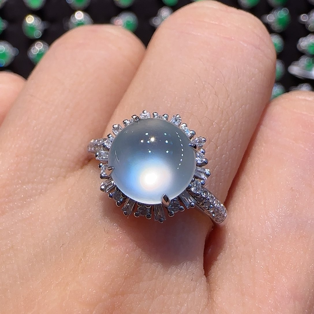 翡翠戒指18K金镶嵌戒指