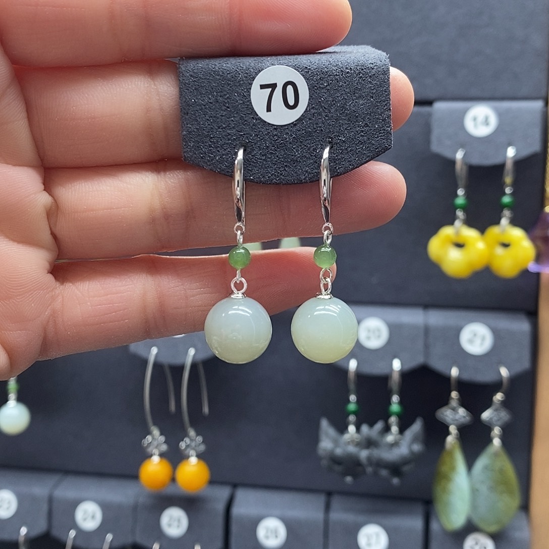 百****和田玉银S925镶嵌耳饰