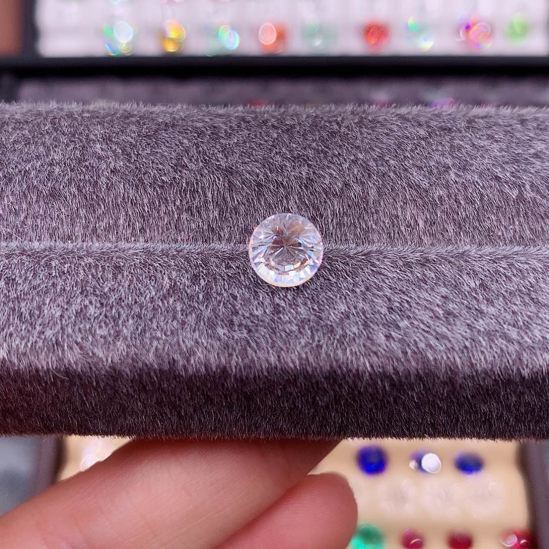 月光石裸石未镶嵌