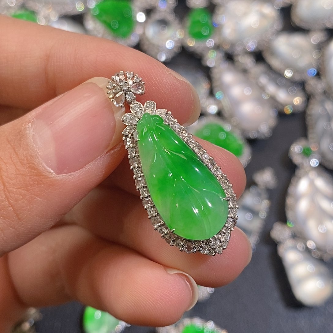 翡翠颈饰18K金镶嵌天然缅甸A货翡翠