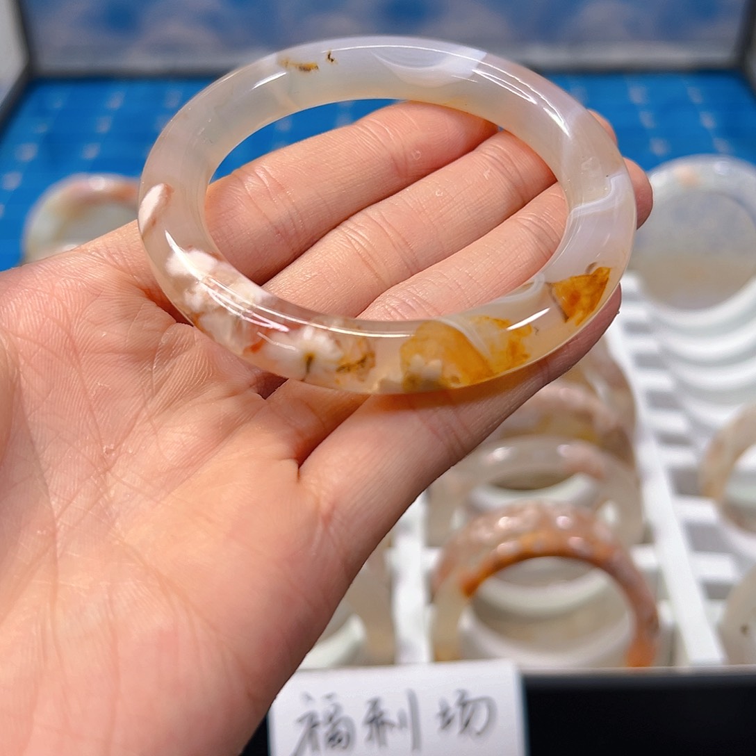 玛瑙/玉髓手镯未镶嵌54