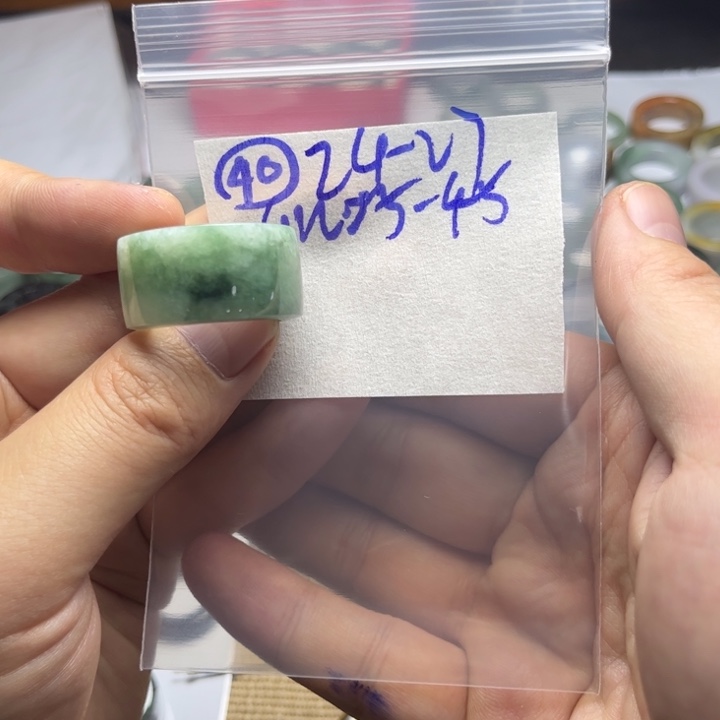 定制翡翠未镶嵌明天