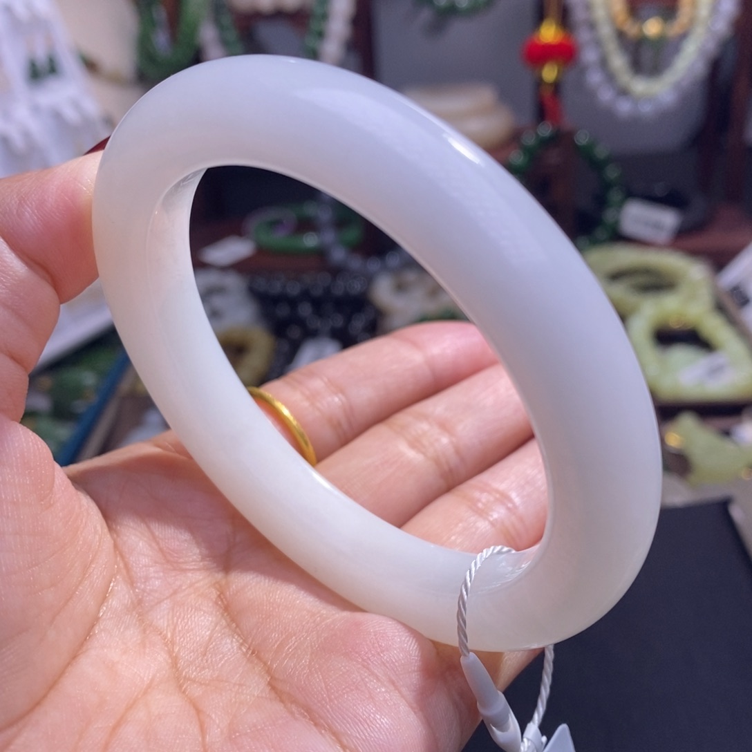 和田玉孤品补贴新疆羊脂玉手镯60未镶嵌