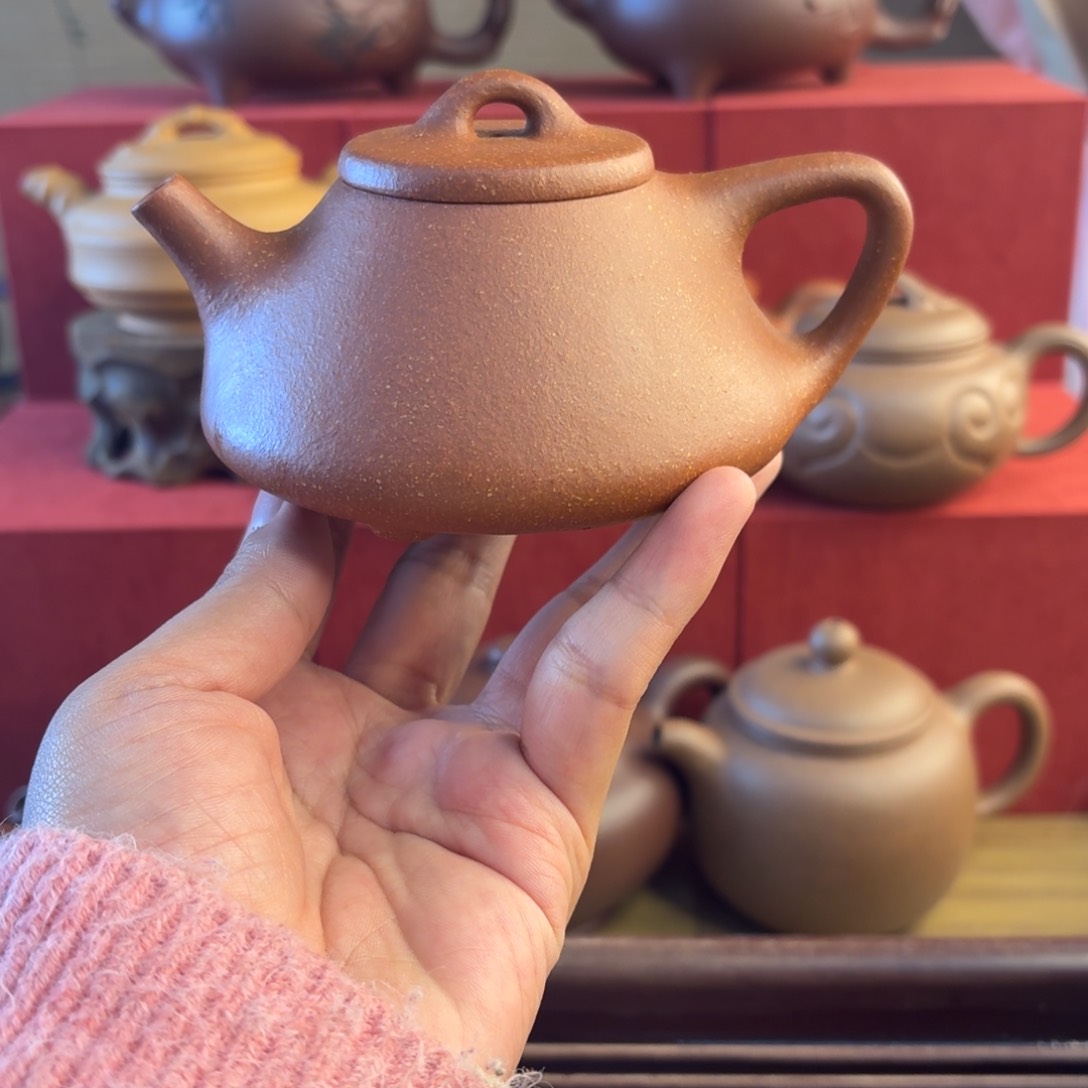 紫砂茶壶孤品清货价宝山红将坡半手