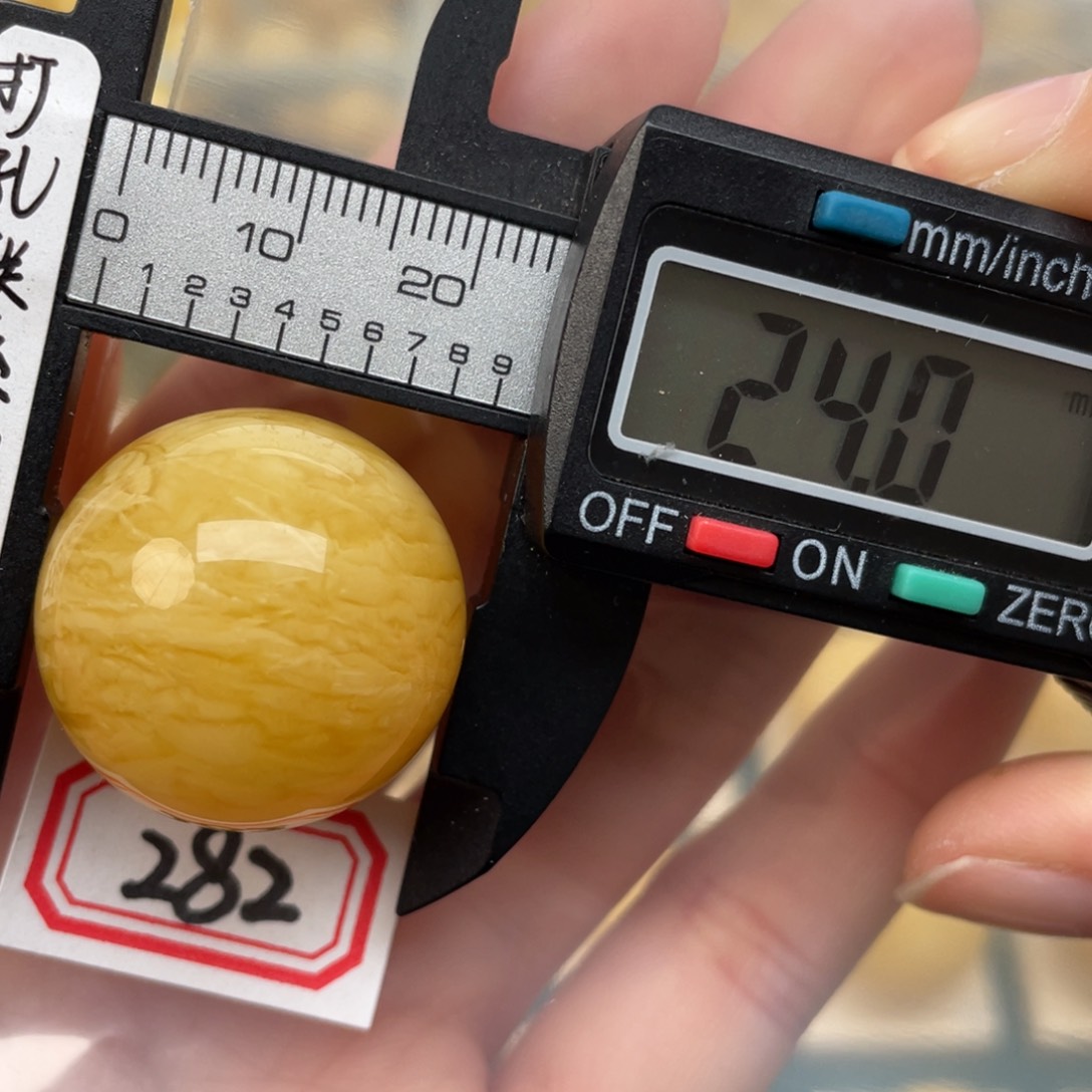 蜜蜡裸石未镶嵌蜜蜡