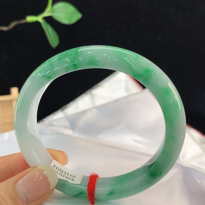 翡翠手镯未镶嵌贵妃7375