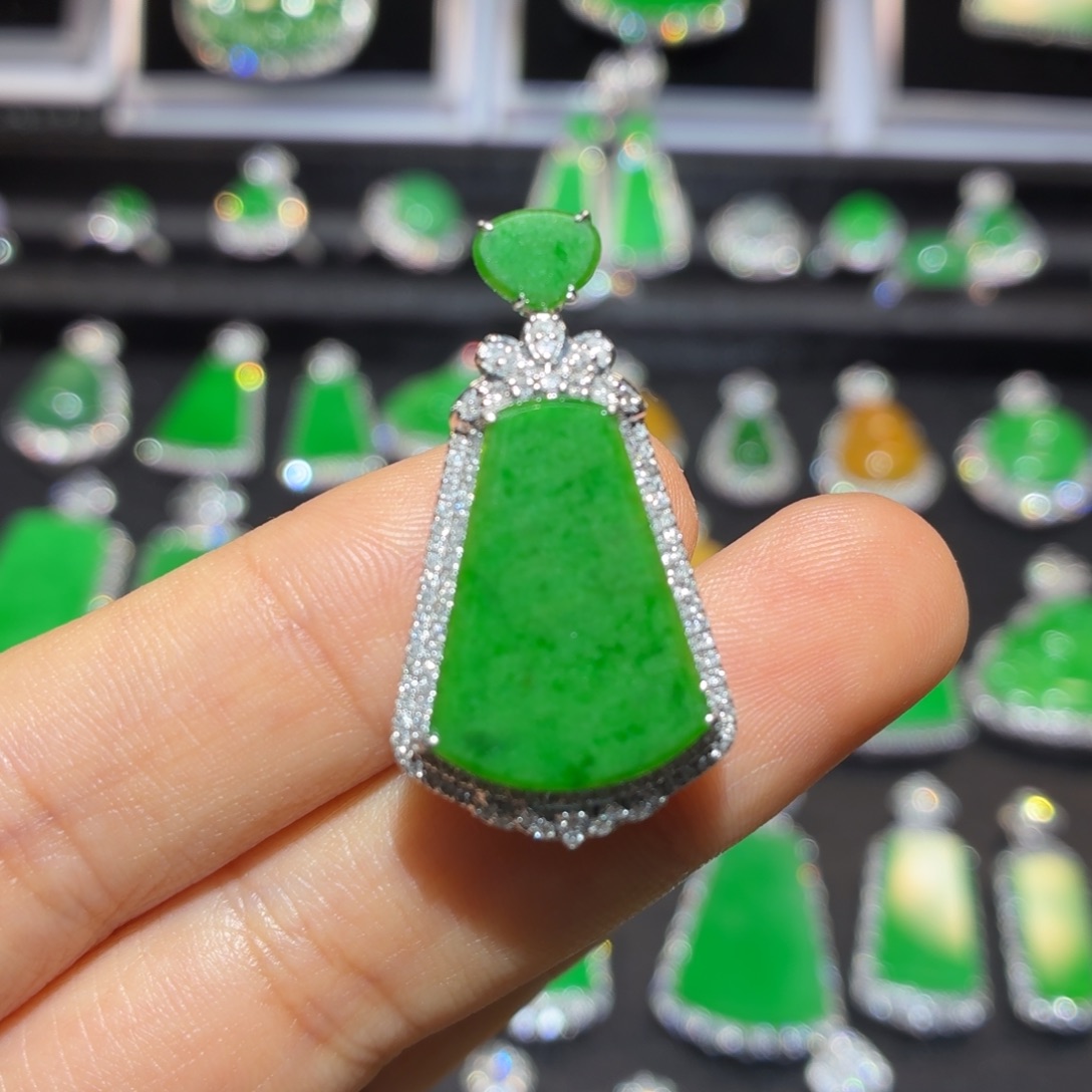 滑***捋翡翠18K金镶嵌吊坠(不含链)翡翠