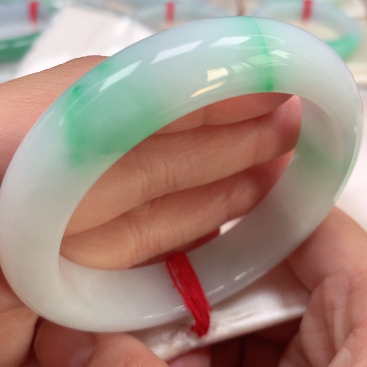 翡翠手镯未镶嵌白底青37