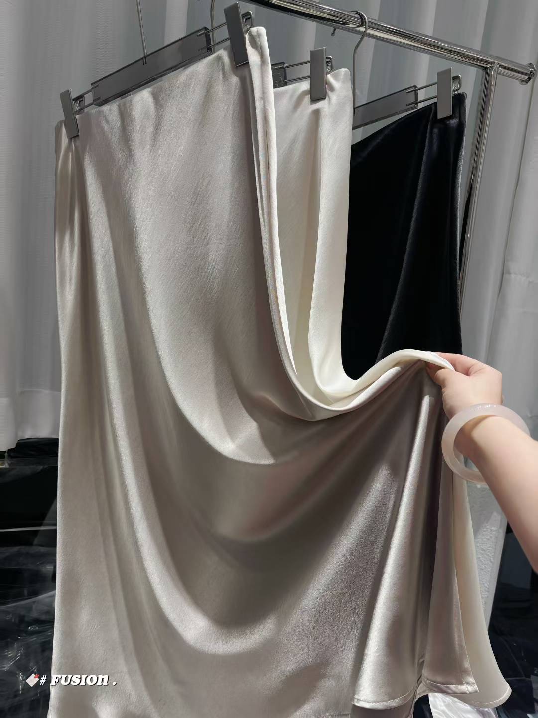 时尚优雅气质百搭中长款醋酸缎面鱼尾裙半身裙修身显瘦