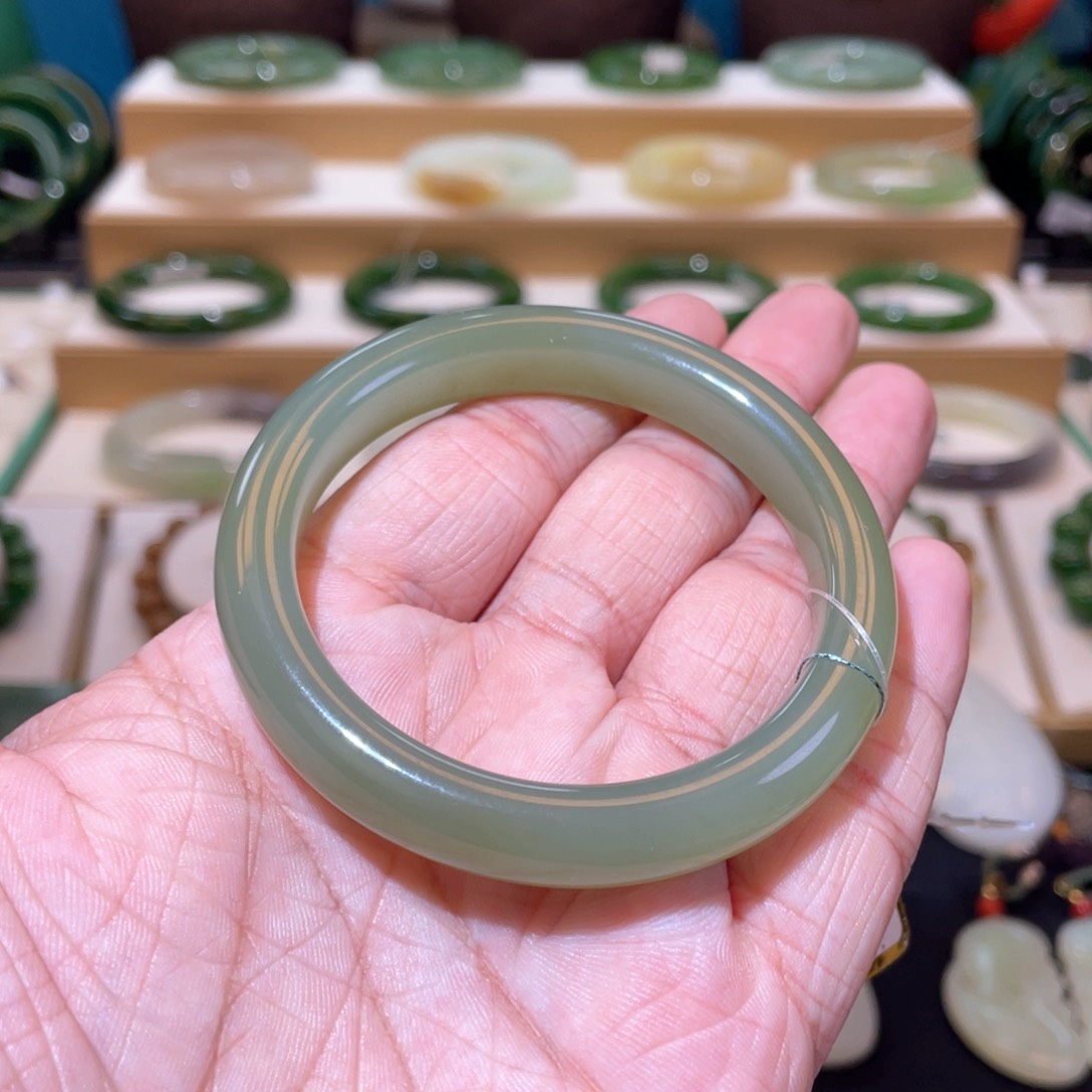 和田玉高冰晴水手镯55未镶嵌