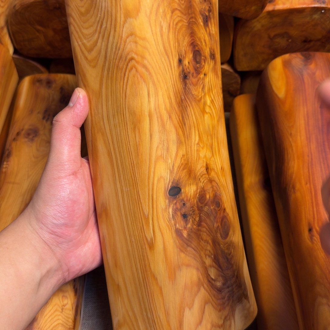 鹅绒竹炭崖柏黑油颈椎枕。黑油老料