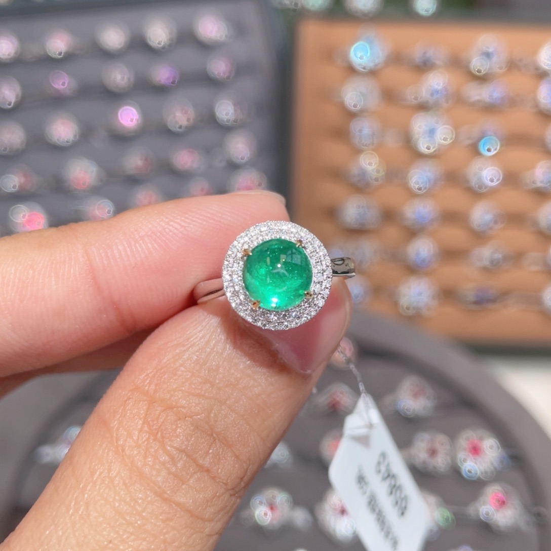 祖母绿戒指18K金镶嵌1.85ct 