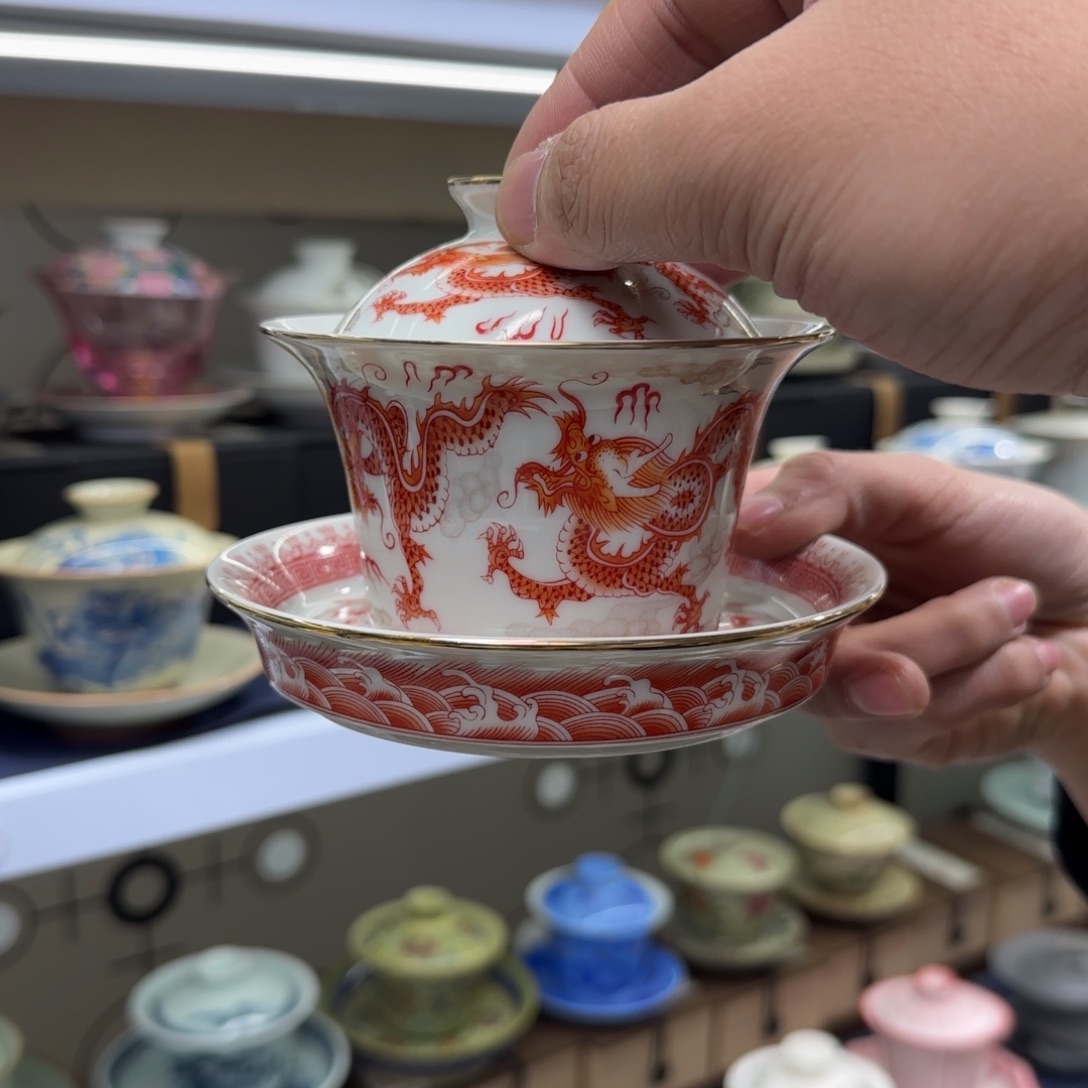 高温下的高温天气使人心情愉悦