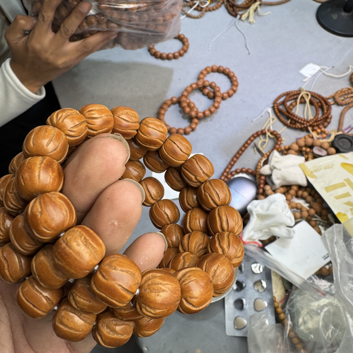 z4龙纹桃核手串尺寸随机