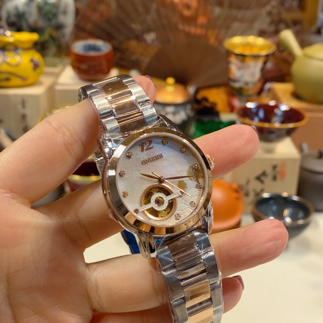 精钢小牛皮（革）精钢石英机芯