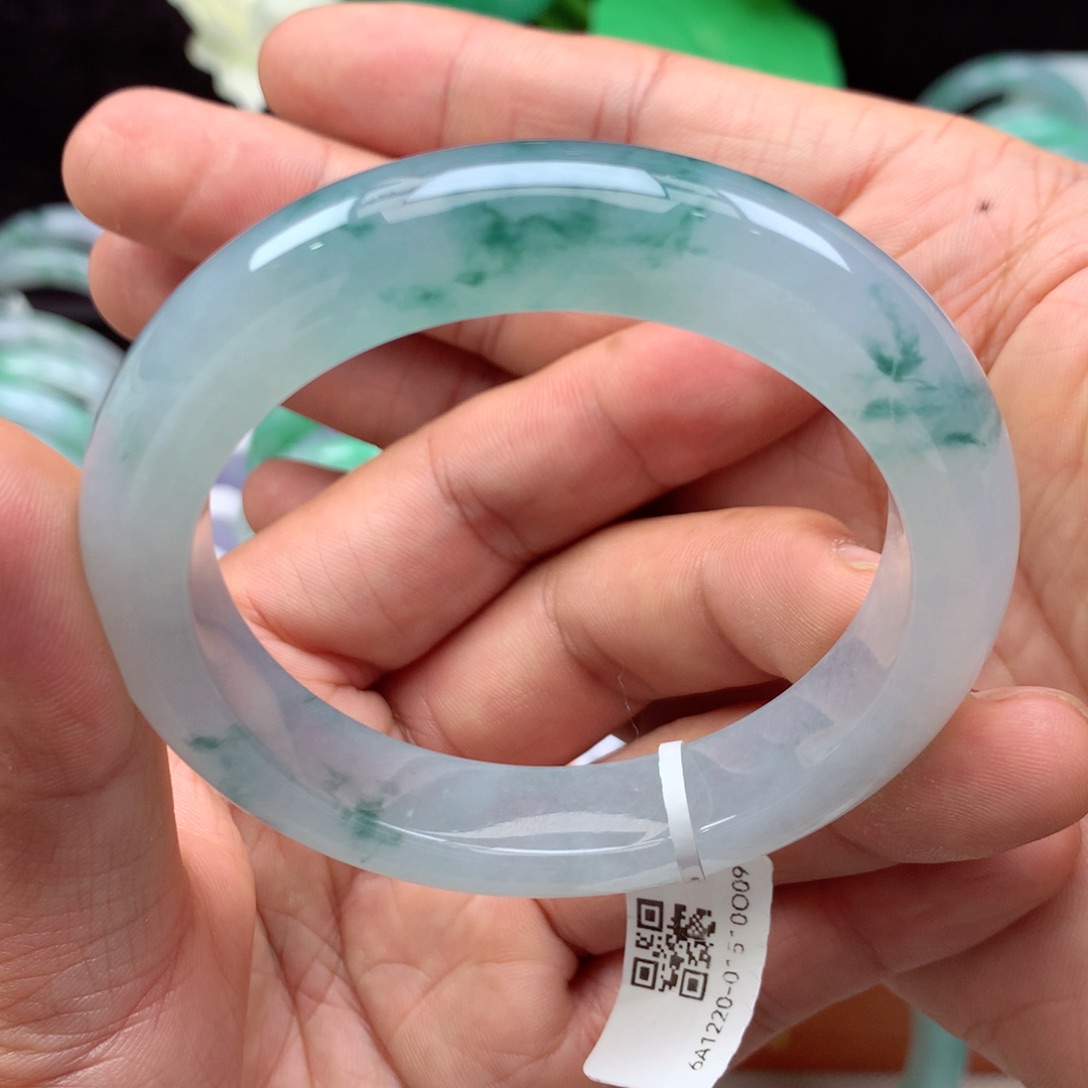 翡翠手镯未镶嵌缅甸翡翠