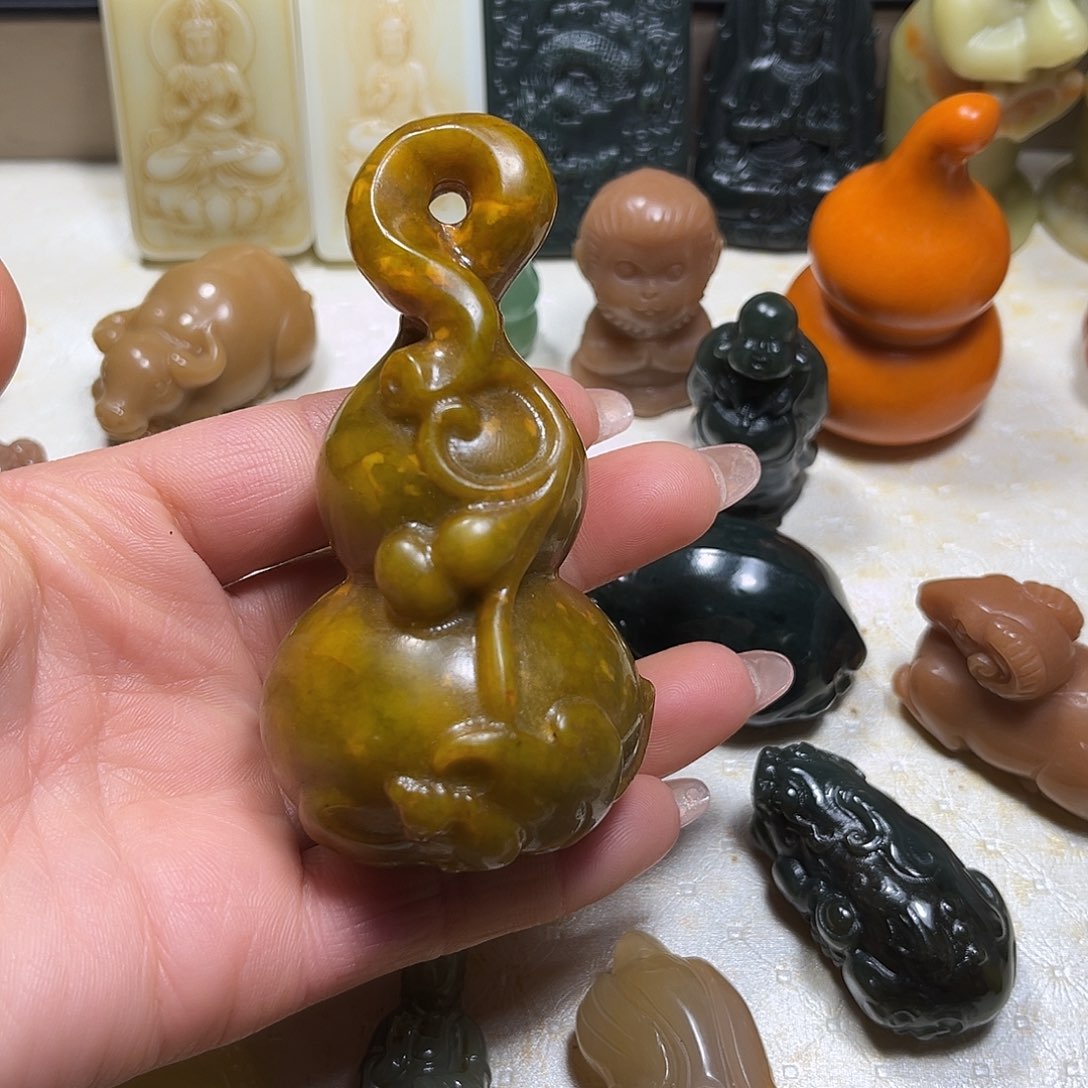 白玉菩提吊坠白玉菩提吊坠