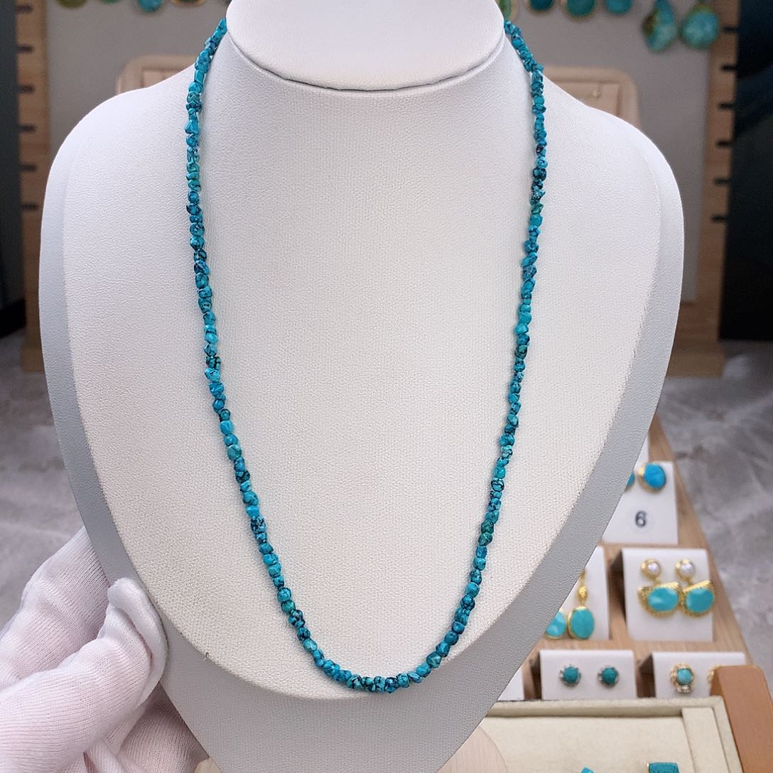 绿松石颈饰未镶嵌