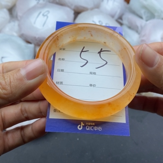 石英质玉未镶嵌手镯