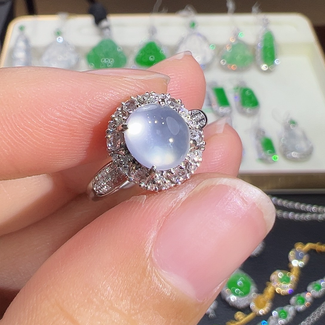 翡翠18K金镶嵌戒指