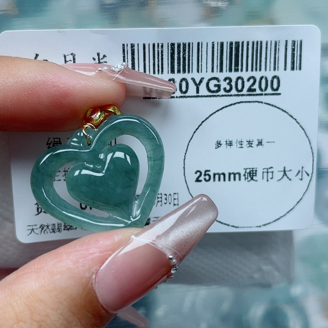 吊坠(不含链)未镶嵌翡翠