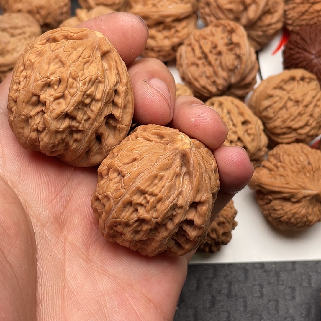 文玩核桃吊坠梦**见铁锤