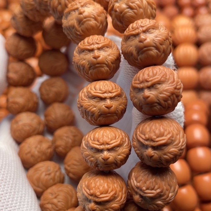 猴头核桃吊坠秦**雨斗战胜佛