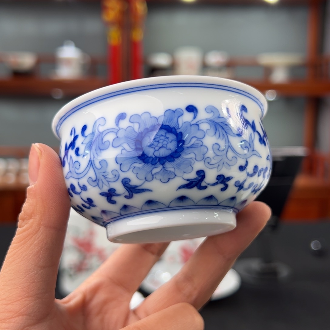 柴窑青花缠枝莲炉式杯