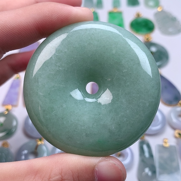 翡翠颈饰未镶嵌天然翡翠a货