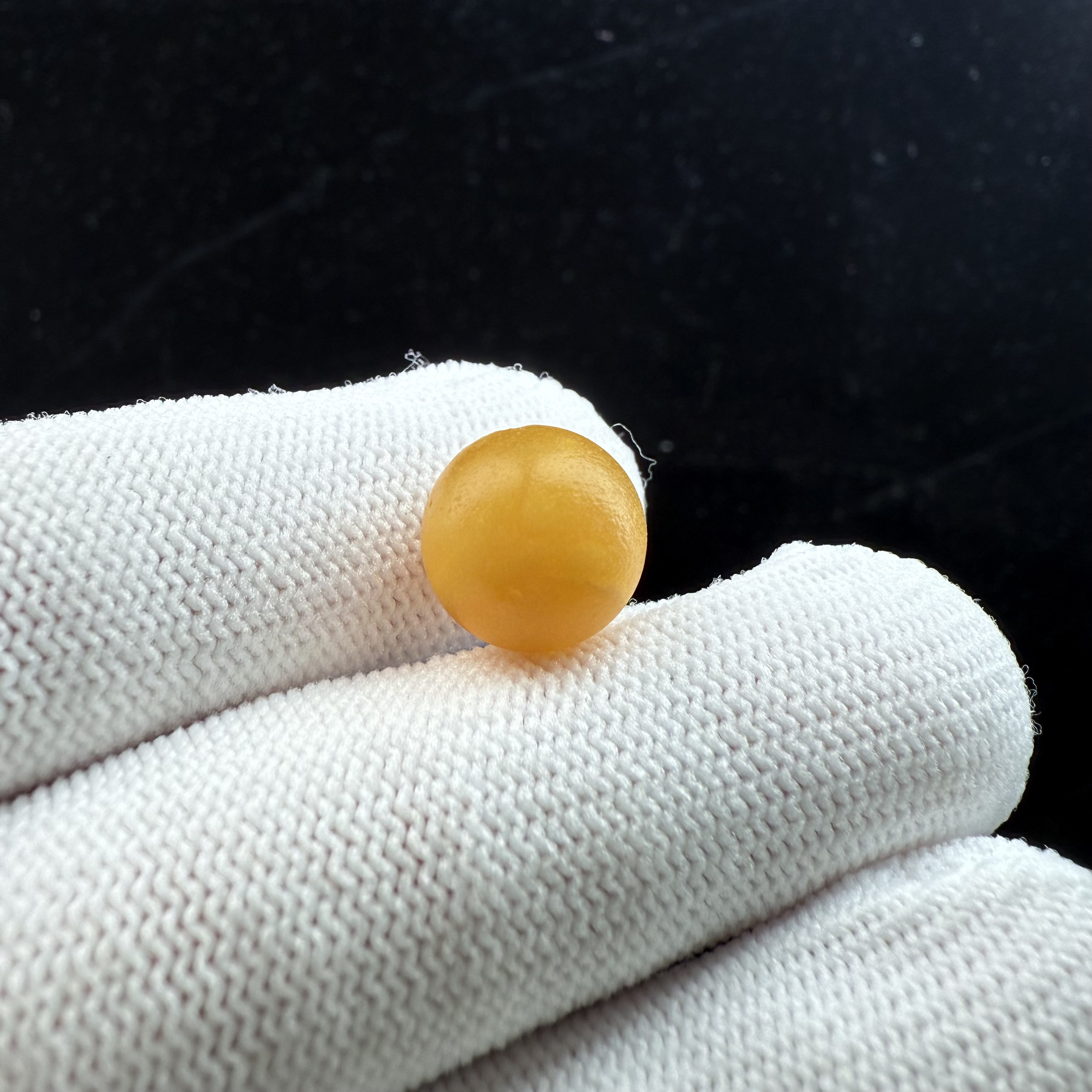 A6185天然原矿俄料蜜蜡鸡油红圆珠11.7mm支持复检假一罚十