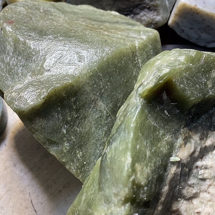 透闪石质玉珠宝半成品未镶嵌