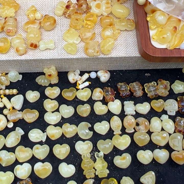 琥珀吊坠(不含链)未镶嵌小**.熊头