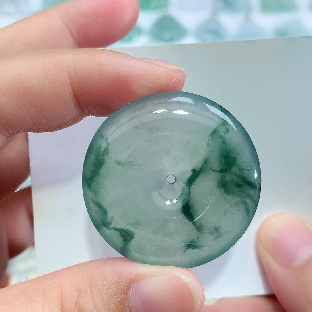 颈饰未镶嵌翡翠平安扣